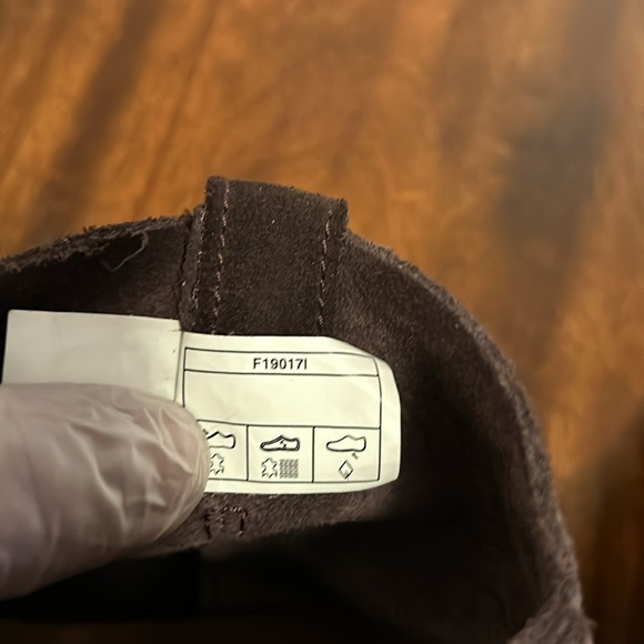 Ugg suede leather ankle boots. - Picture 10 of 12